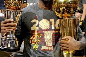 乐鱼体育官方网站-詹姆斯在美国队比赛中险胜，重返赛场引发热议！赛场气氛高涨的简单介绍-乐鱼体育官方网站